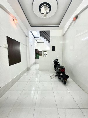 cho thuê nhà lầu có nội thất hẻm đường lê lai kế công viên lưu hữu phước xe tải chở đồ tới nhà