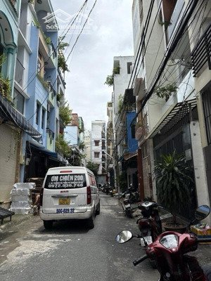 bán nhà quận 10 đường 1/nguyễn tri phương sát mặt tiền. dt 45m2-4tầng btct mới đẹp-giá 11,8 tỷ.