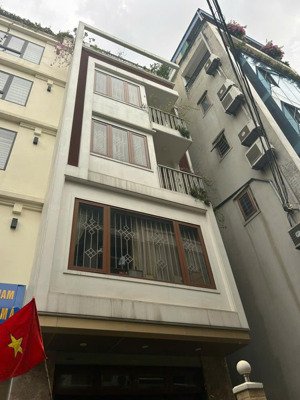 cc bán nhà phân lô vỉa hè phạm tuấn tài , diện tích 51m x 5 tầng, đường 6m, giá 15.5 tỷ