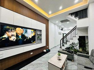 nhà sổ đều đẹp bay nhanh - sổ đẹp nở hậu - 2 thoáng trước sau - đường đi thuận tiện.