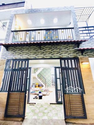 cần vốn bán gấp căn nhà rộng ngang 6m tại bình đông phường 15, quận 8