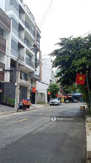 bán nhà mặt phố lý phục man quận 7. dt 100m2 , giá chỉ hơn 9 tỷ