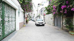 bán nhà hẻm ô tô lê văn sỹ, quận 3. dt: 5,5m x17m (82m2). giá 10,9 tỷ