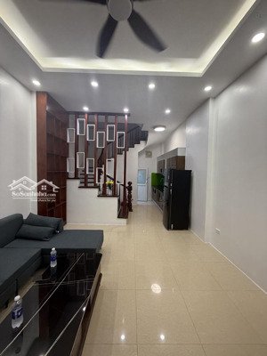 bán nhà p hàng bột 47m nhà 7 tầng mới dọn vào ở ngay, sổ vuông đẹp giá 11,8 tỷ