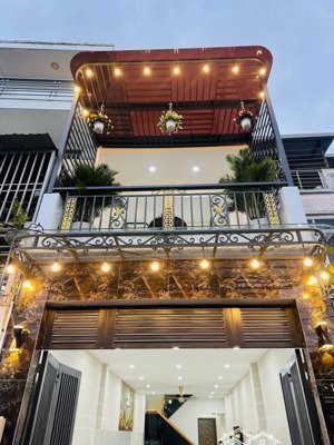 nhà hxh, nguyễn văn thương q.bình thạnh, chủ đang bán 4ty5, cạnh trường học, metro, lh ngay