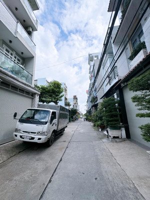 ngộp bank - đường 7m thông - nhà đúc 3 tầng - dt: ngang 4x14,2m(56,4m2)-ngay tỉnh lộ 10. giá 3,xtỷ