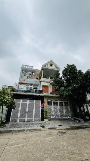 ngộp bank bán gấp nhà mặt tiền khu hành chính dĩ an, 120m2, 3 tầng, nhỉnh 9 tỷ