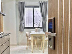 studio full nội thất cửa sổ lớn gần chợ bà chiểu giáp cầu bông quận 1 