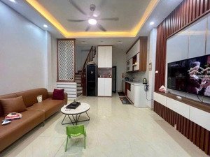 50m2 nhà cầu diễn, dân xây ngõ nông mặt tiền rộng ô tô đỗ gần nhà gần các trường đh lớn