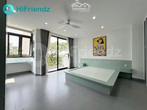 sẵn căn hộ tách bếp có ban công cửa kính view thoáng - 50m2 - gần đảo kim cương
