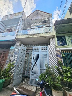 nhà đúc cứng hẻm nhựa 6m ao đôi gần lê văn quới. dt 4x10m, 2pn, 4.2 tỷ giao dịch ngay