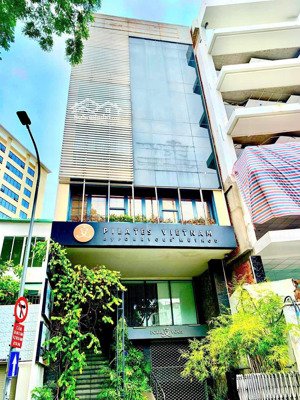 bán gấp tòa nhà văn phòng 8 tầng ngang lớn 7m x 19m đường hai bà trưng - hdt 200 triệu/tháng