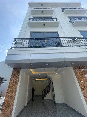 4,3 tỷ nhà xây độc lập 4 tầng, song phương - hoài đức