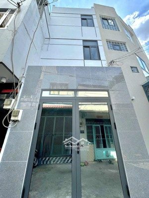 chỉ 3 tỷ nhà mới 3 tầng - dt 18m2 ô tô đỗ cửa ngay lũy bán bích - tô hiệu - hoà bình - 2pn - 3wc