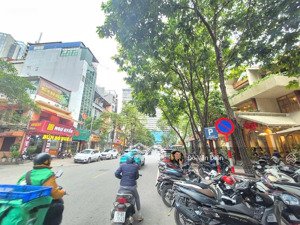 cho thuê nhà mặt phố nguyễn thị định, 250m2, mt 10m, 100tr, phù hợp làm cafe chuỗi , nhà hàng,...