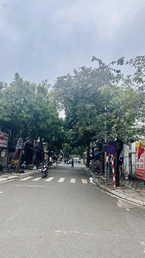 biệt thự sân vườn , 150m2 , giá : 18.5 tỷ tại an dương vương sát phở hồ lợi , gần ciputra