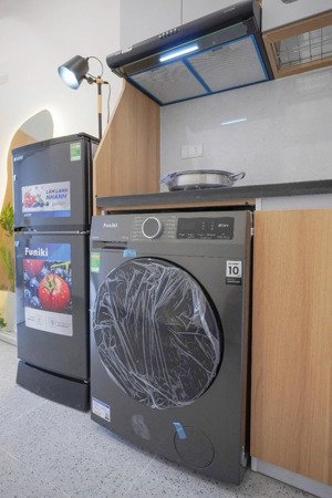 chdv mỹ đình. nhà 10pkk . thang máy. nhà mới. hiện đang full khách 8p. 2 p trống. hđ 5 năm.