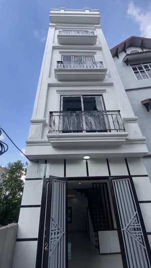 chỉ 4,2 tỷ duy nhất một căn diện tích 46m2 xây độc lập 4 tầng, vân côn - hoài đức