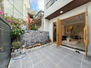 Nhà 2 tầng đẹp sân vườn kiệt thẳng Thái Thị Bôi