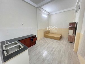 bán nhà mặt phố tại cách mạng tháng tám, 104.6 m2, 4pn, 4wc, quận 3, hcm