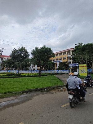 bán đất - mt đường thông - dt 15x22m - bình trưng - q2