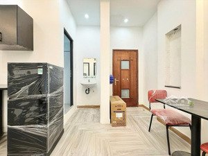 chung cư mini 2 phòng ngủ ngay trung tâm q10 có ban công