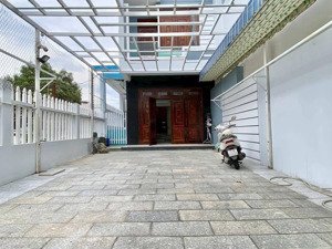 cho thuê nhà sân vườn mặt tiền phong châu giá chỉ 26 triệu / tháng