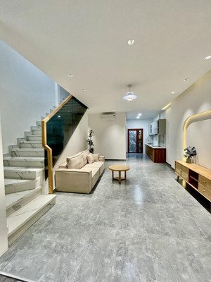 nhà 1 trệt 1 lầu - ngang 5m bề thế - sát mặt tiền dương thị mười - chỉ 4.98 tỷ