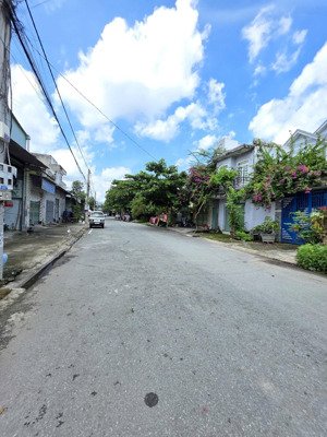 2.65 tỷ/ bán đất kdc cách đường bình hòa 13 chỉ 50m tp.thuận an. gần ngã 3 cửu long. đất xây tự do