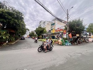 biệt thự phố 4 tầng quang trung phạm văn bạch-dt 8mx15m-full nội thất gỗ cao cấp