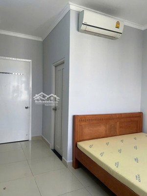 central plaza,p3, tân bình: 2p ngủ, 2wc, 12,5tr/th