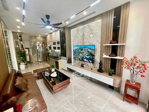 chủ cần tiền bán cắt lỗ căn trường chinh thang máy, 41m2*6t, 15m ra phố, nhà mới, full đồ, ở ngay