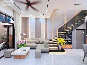 Bán nhà gần Ngã 4 Hồ Tùng Mậu và Hoàng Thị Loan, 3 tầng đường nhựa 8m