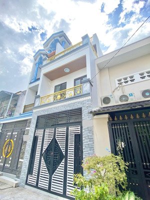 nhà 3 tầng, 4x16m, 4 phòng ngủ, hẻm 10m thông, đường hương lộ 2, chỉ hơn 5 tỷ