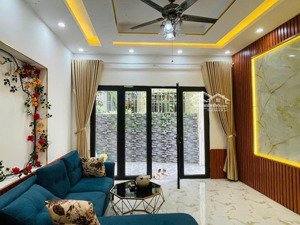 vip nhất hai bà trưng - kim ngưu - diện tích rộng - full nội thất cao cấp - gần phố - giá cực hời.