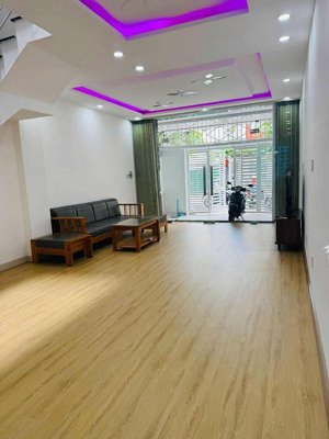 bán nhà đẹp có sổ hồng hoàn công kđt phước long a, full nội thất hướng đông nam