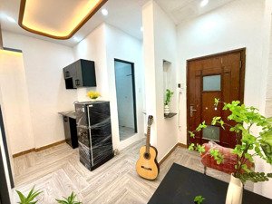 cho thuê căn hộ 2 phòng ngủ ban công thoáng mát đường 3tháng2,gần bảo tàng y học cổ truyền,quận 10