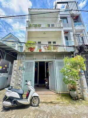 Bán Nhà Đông Bắc.TCH.Q12. 90m2, 3 Tầng ngang 4,5m Đường 5m Thông Tứ Tung xe hơi ngủ trong nhà.