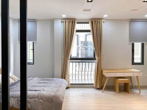 cho thuê căn hộ có cửa sổ lớn gần huỳnh văn bánh .