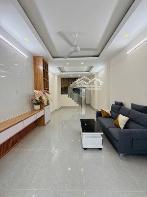 bán gấp nhà bình hưng bình chánh 1,85 tỷ 60m2.shr.đang cho thuê 8tr/tháng