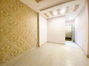 nhà mới đẹp quận 10 ngay cầu vượt 3/2 lý thái tổ 5 tầng trước nhà 8m