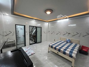 cho thuê phòng đường phạm hùng ngay nguyễn văn linh. diện tích:35m2. full nội thất. giá:4,8tr/tháng