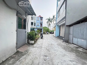 bán đất 40m phúc thịnh (vân nội đông anh) vuông vắn, ô tô vào tận nơi, cách 100m ra phố vân trì