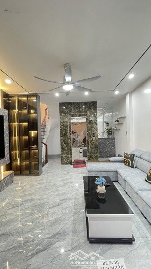 đê la thành - thành công -giảng võ - nhà 6 tầng -thang máy -đầy đủ nội thất