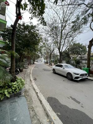 Siêu Phẩm Building Trịnh Công Sơn 205M2 9 Tầng 1 Hầm 143 Tỷ Rất Gần Hồ Tây