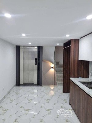 trung liệt -đống đa hà nội 27m2 /7t thang máy / mt : 3.1m / 10,400 tỷ