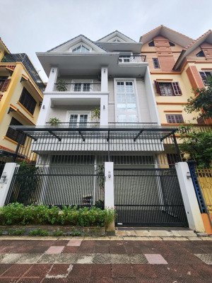 chính chủ bán nhà 171m2, mặt tiền 10m phố giang biên - long biên - hà nội - gần trung tâm quận