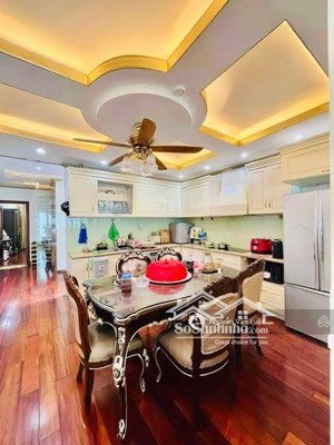 siêu phẩm ngọc hà 50m, 5 tầng , ô tô đỗ , dân xây , sát phố , cạnh lăng bác , 2 thoáng, đủ nội thất