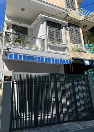 nhà riêng, vào ở ngay. dt 96m2