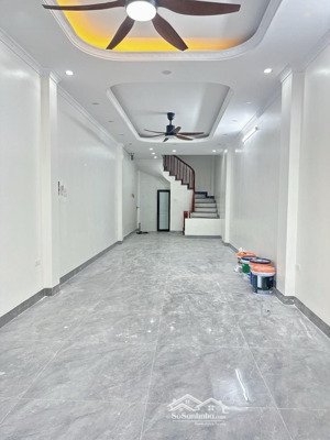 nhà riêng tại thanh am, long biên 45m2 x 5t ô tô đỗ cổng